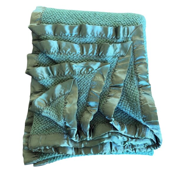 VTG Hunter Green Heavy Acrylic Blanket With Shiny Satin Trim - Picture 1 of 4